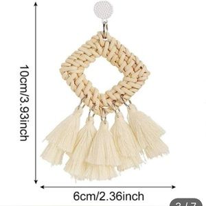 NWT * Fashion Jewelry Cream Rattan Earrings